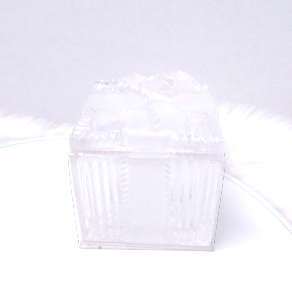 Crystal Lid 24% Frosted Box With Lid Gift Wrapped